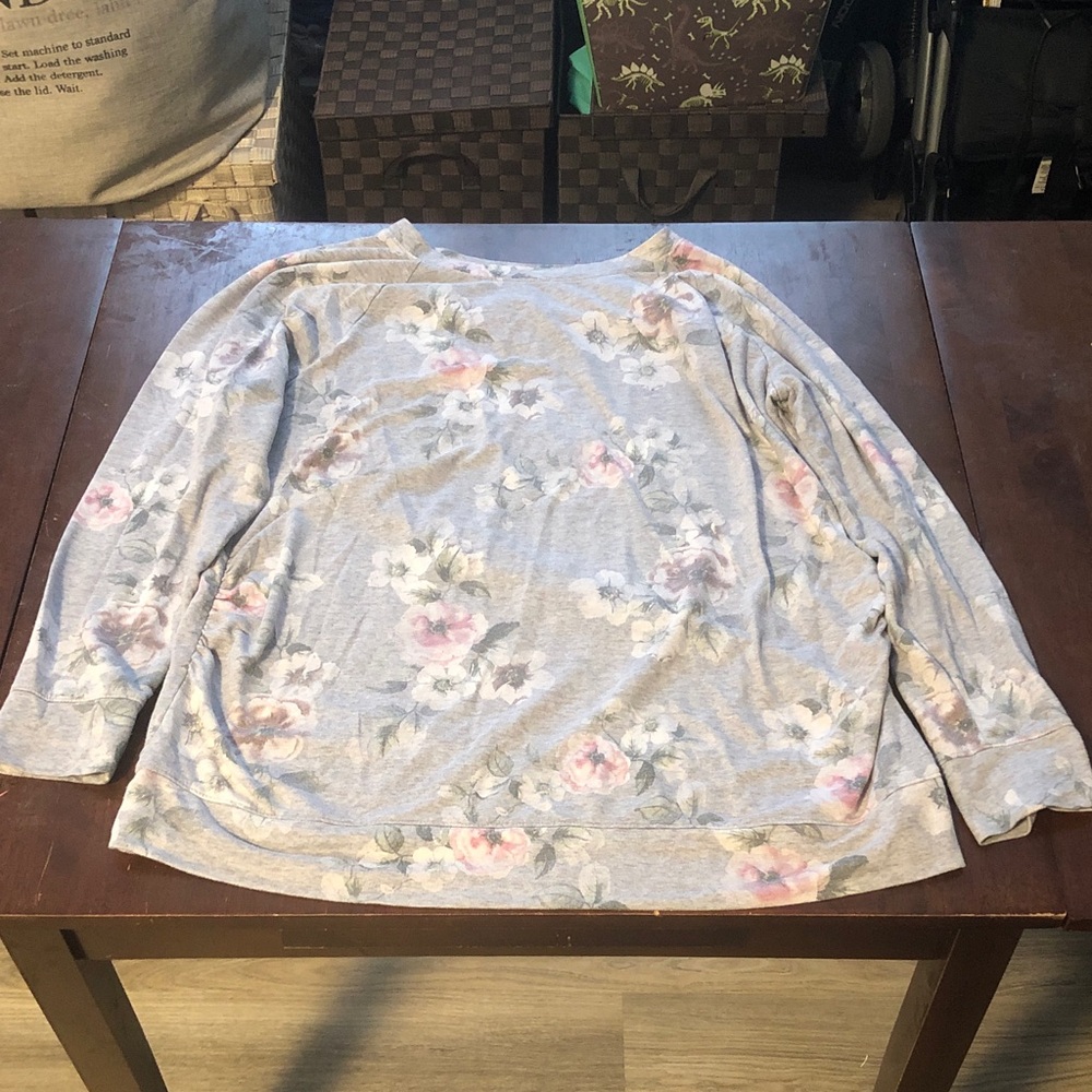 👻 A:glow Maternity Floral Sweatshirt